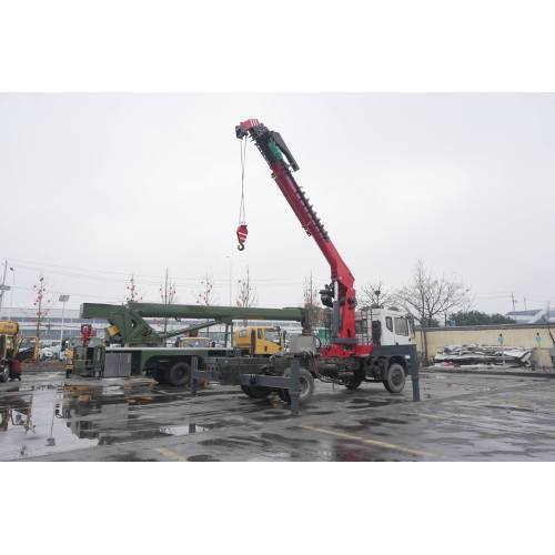12-тонный автокран с буровой штангой