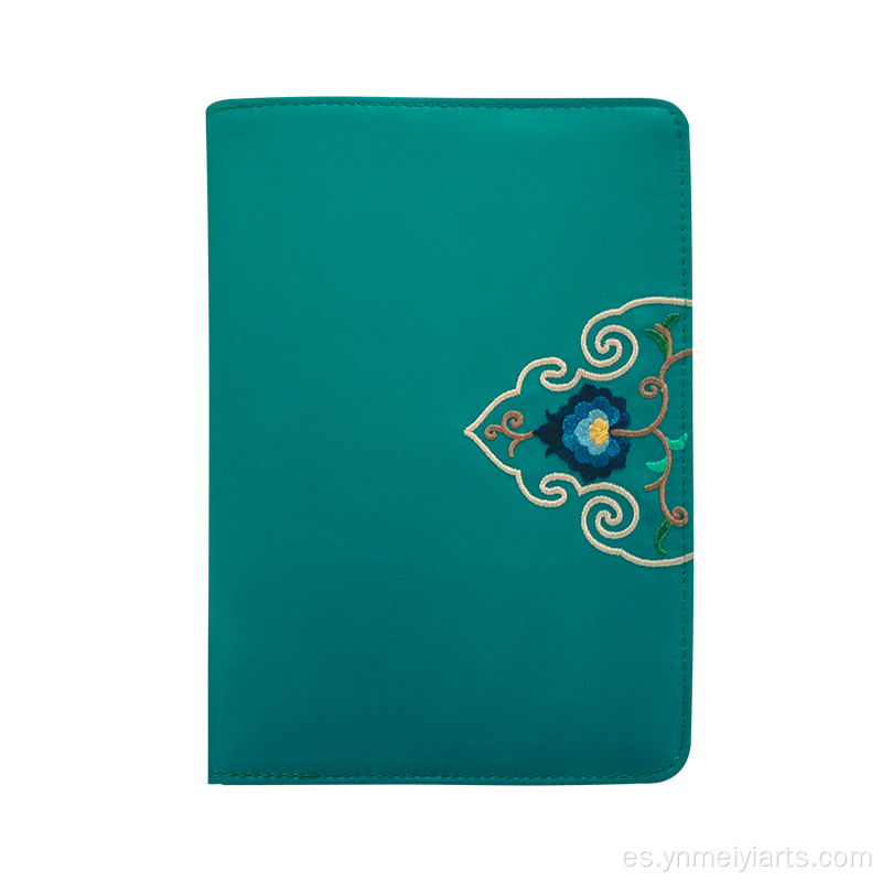 Cuaderno bordado étnico con cubierta resistente al agua