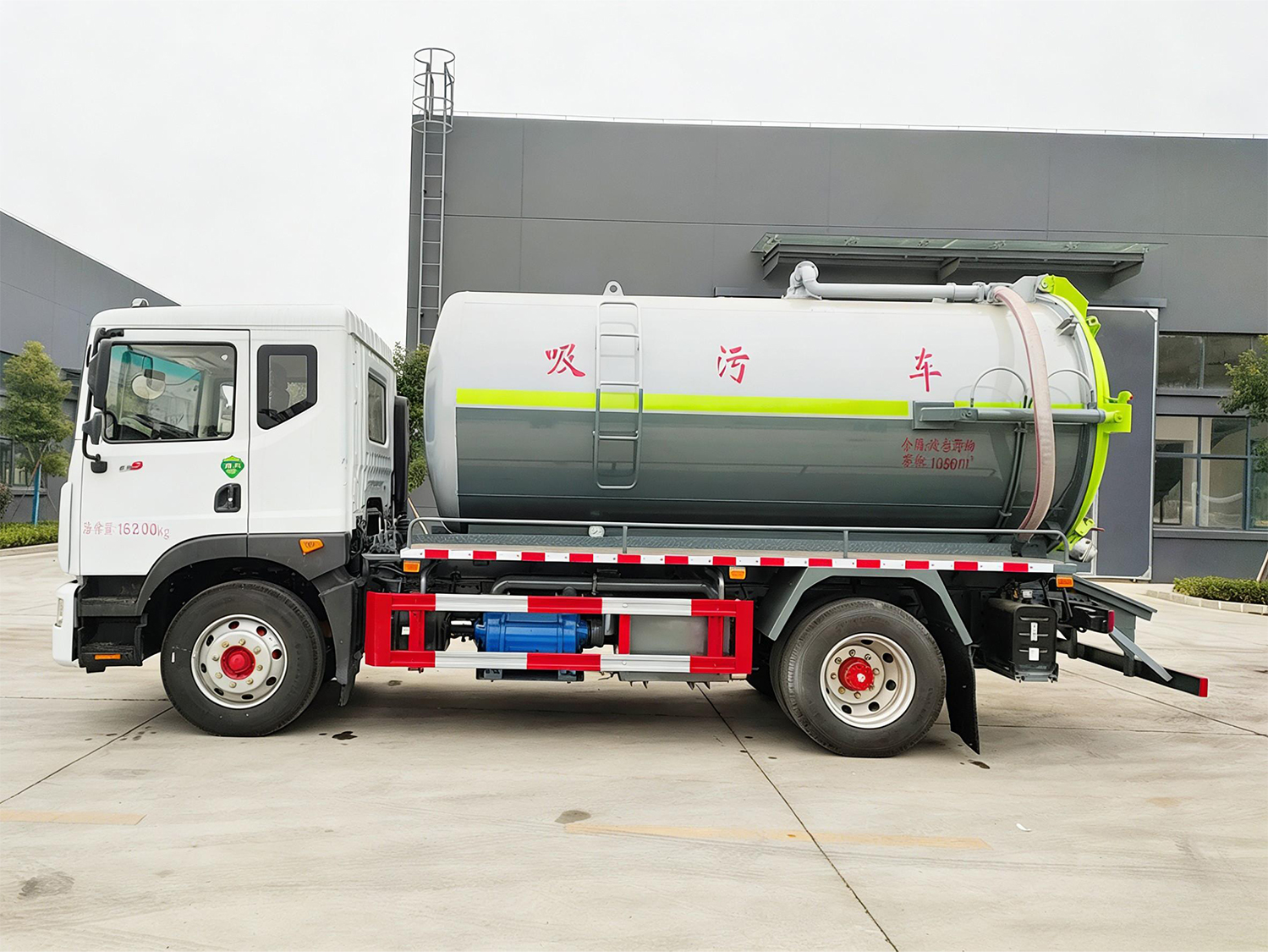 sewer vacuum truck