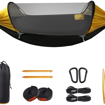 Zwei-Personen-Campingausrüstung: Schlafsack, Zelt und Hängematte für Sportarten und Freizeit im Freien