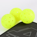 Raquetas y bolas de pickleball