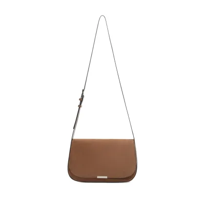 Charming Brown Chain Strap Bag – Elegance in Simplicity