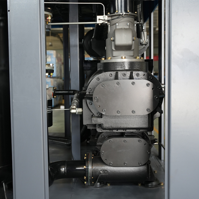 Высокаэфектыўны і энергазберагальны двухступеністы шрубавы паветраны кампрэсар магутнасцю 420 л.з