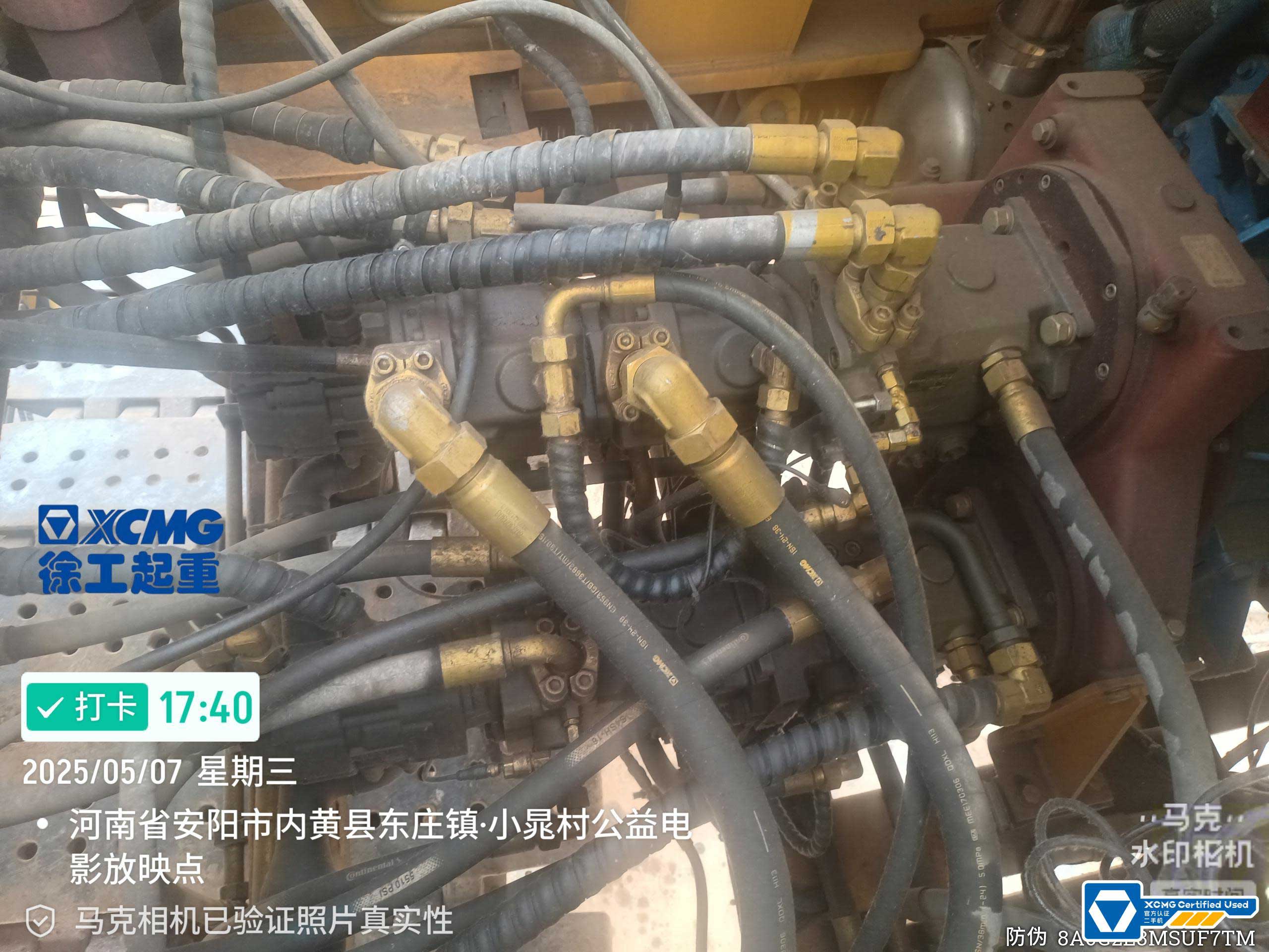 the-exhaust-pipe-of-the-used-crawler-crane-XGC15000A-2