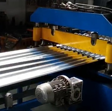 High speed corrugated panel steel roofing rollformers