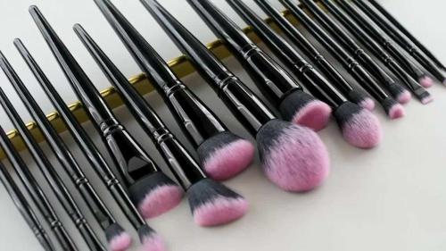 18pcs Luxury Bling Light Black Makeup Brushes Set