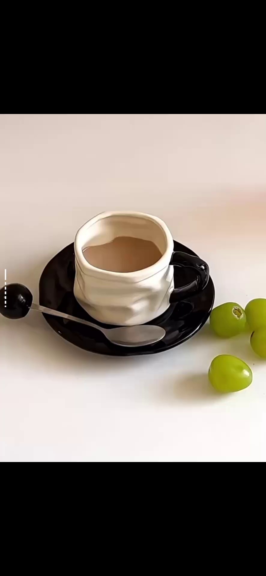 Unique Wrinkled Design Ceramic Coffee Mugs with Saucers