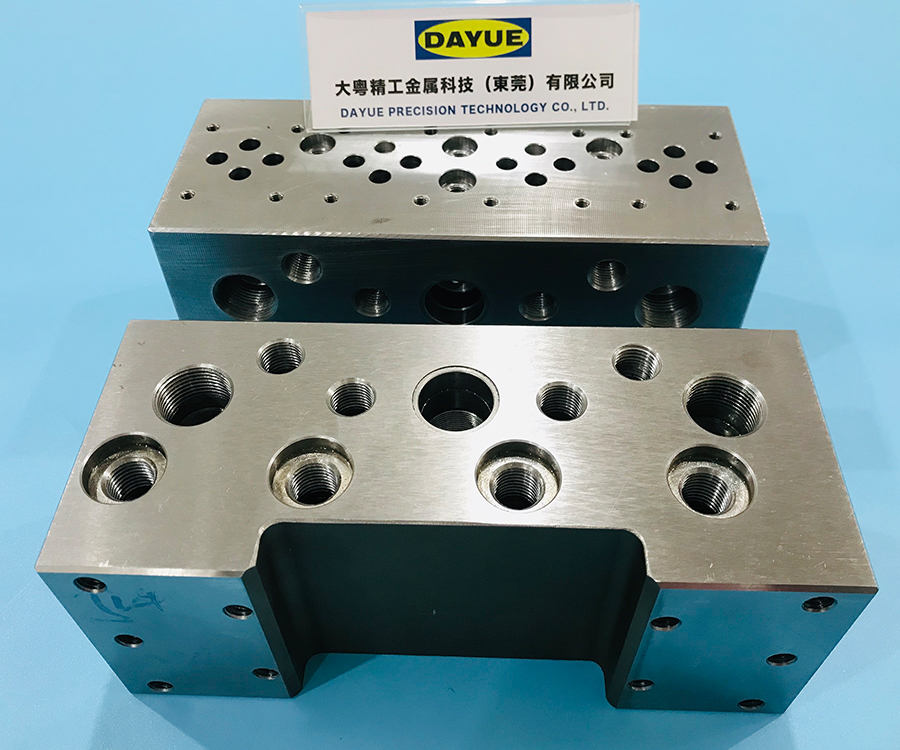 Machining of hydraulic valve blocks