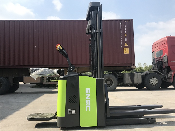 Electric Stacker