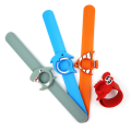 La festa all&#39;ingrosso morbida safe favorisce i braccialetti slap silicone