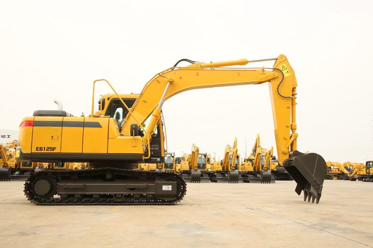 hydraulic excavator (10)