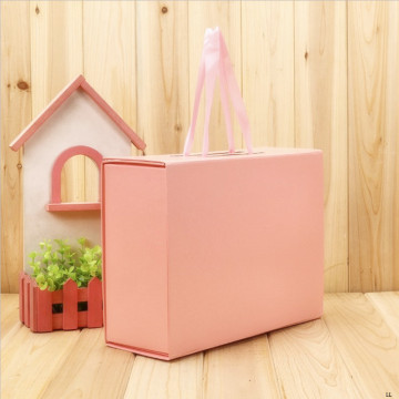 Hộp quà cưới màu hồng nhạt với việc đóng ruy băng cho Ngày Valentine ở Jiangmen
