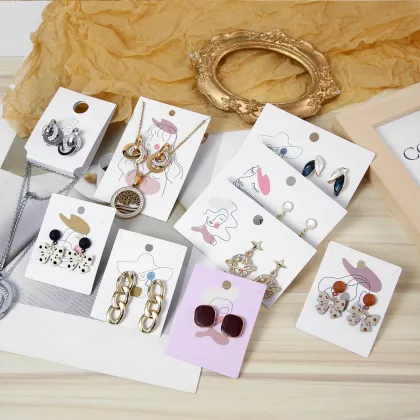 Custom Lovely Jewelry Display Packaging & Tags