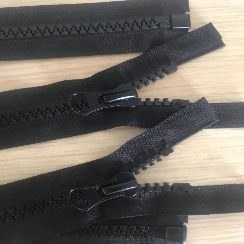  Black polyester zippers