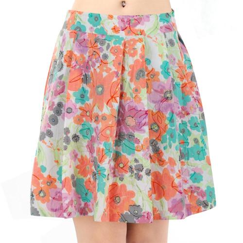 Modedesign Blumenmuster Frauenkleid