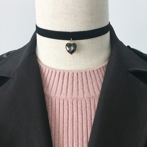สร้อยข้อมือกำมะหยี่สีดำ Love Pendant Choker Necklace for Lady