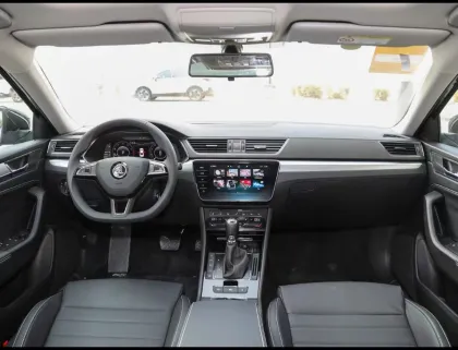 Affordable Skoda Superb 2.0T FWD Midsize Sedan with Sunroof