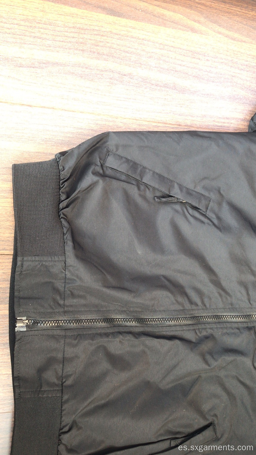 100% Nylon Man&#39;s Taslon Jacket. Man&#39;s Jacket.