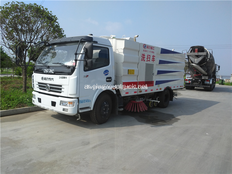 بيع شاحنة الصرف الصحي Dongfeng 4x2 road sweeper truck