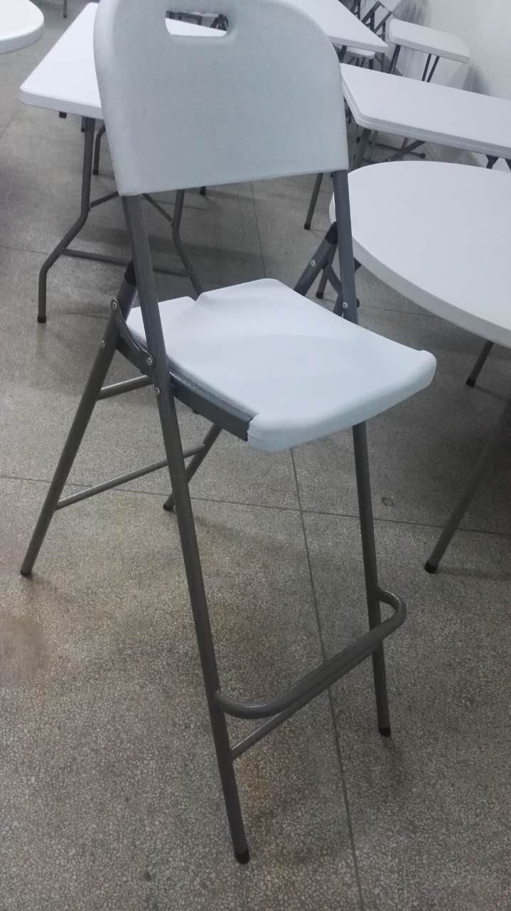 Folding chairs 