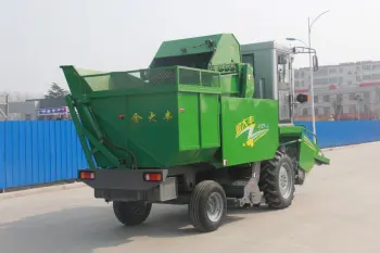 three row corn combine harvester