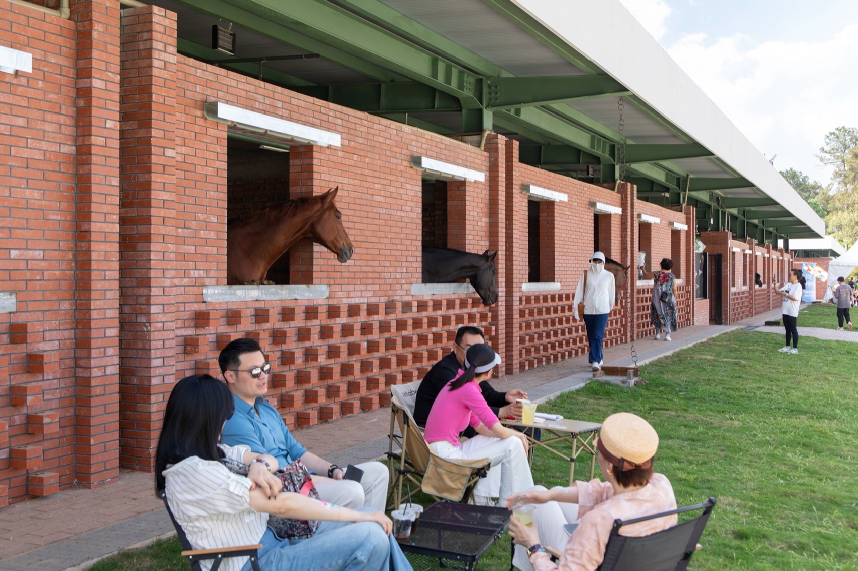 High-end equestrian and integrated agricultural architecture