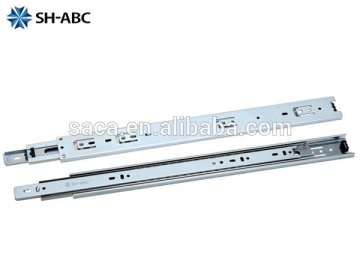 Ball bearing soft closing slide