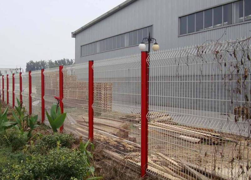 peach-shaped fence1