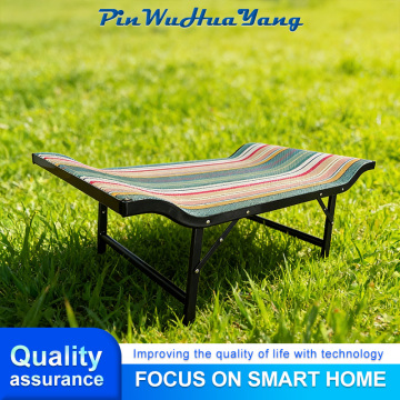 Chaise longue durable pour un usage quotidien.