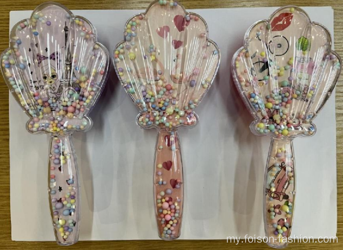 ရောင်စုံကာတွန်းကလေးတွေဆံပင်ကျ