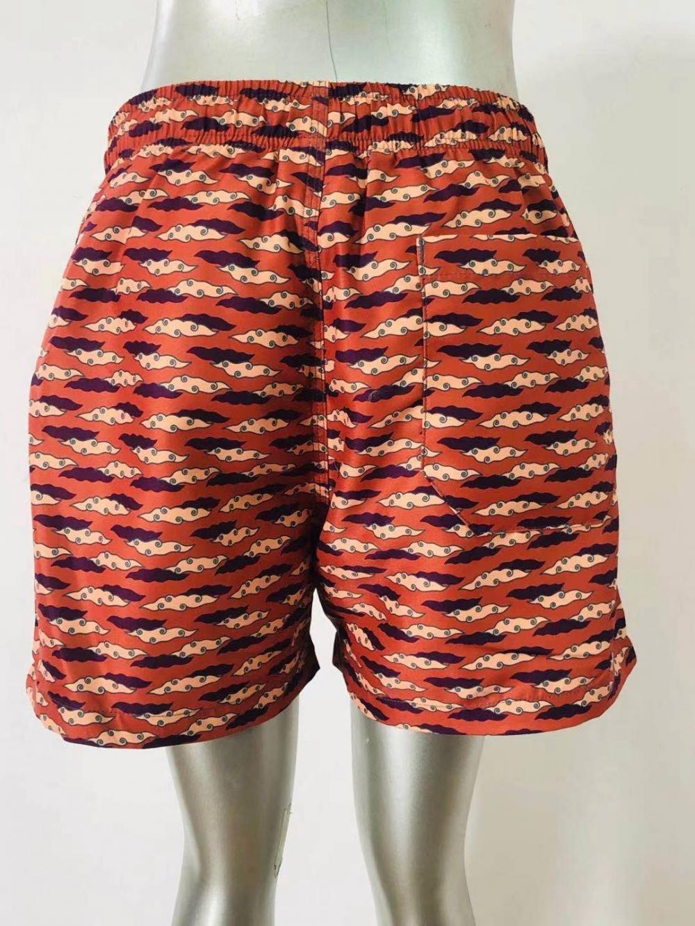 Red cloud print men's beach shorts