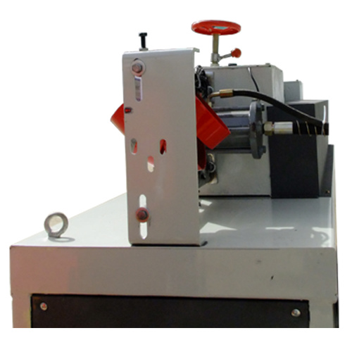 Steel bar cutting and straightening machine