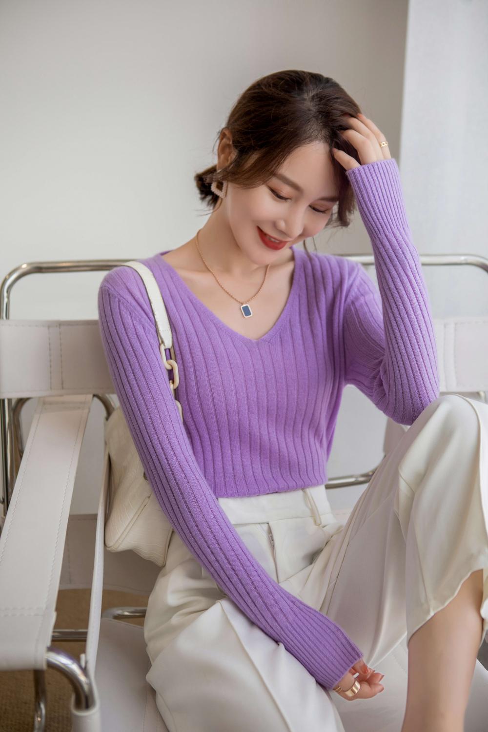 V-neck sweater Cashmere knitwear Feel soft and delicate