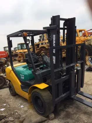 Komatsu FD30 Used Forklift