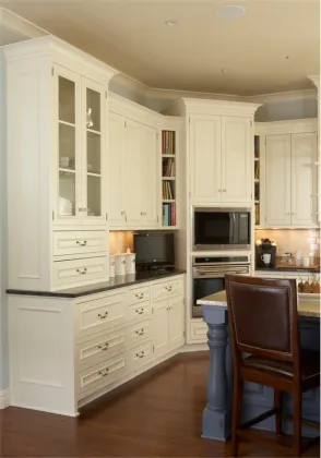 Warm white shaker solid wood cupboard