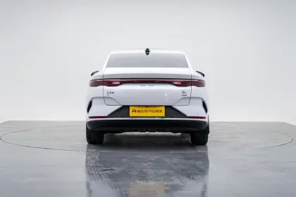BYD QING L EV