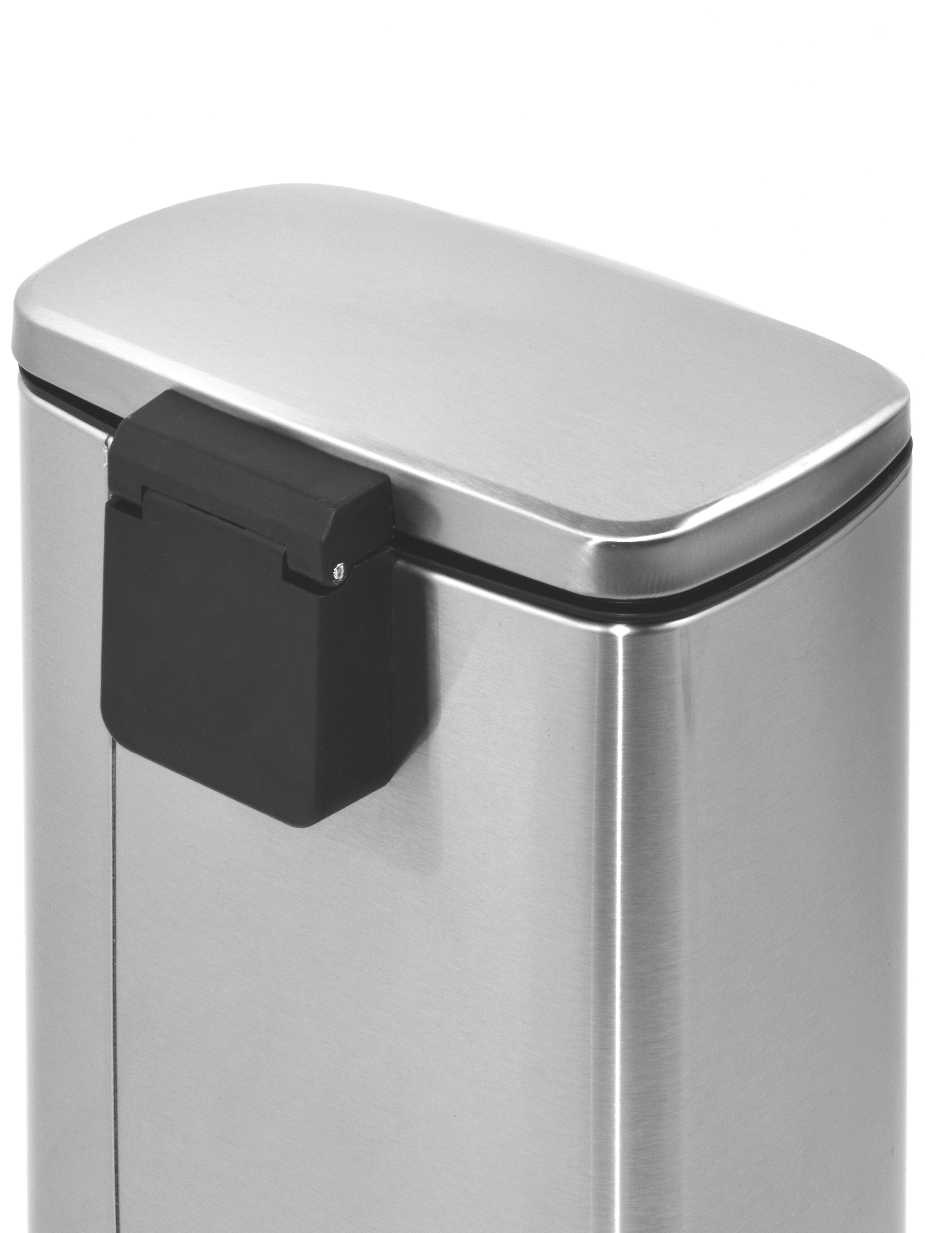 bathroom trash can