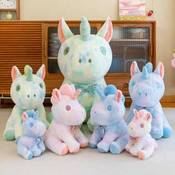 3 couleurs Rainbow Unicorn Plush Toy: Un cheval en peluche mignon et coloré pour les enfants