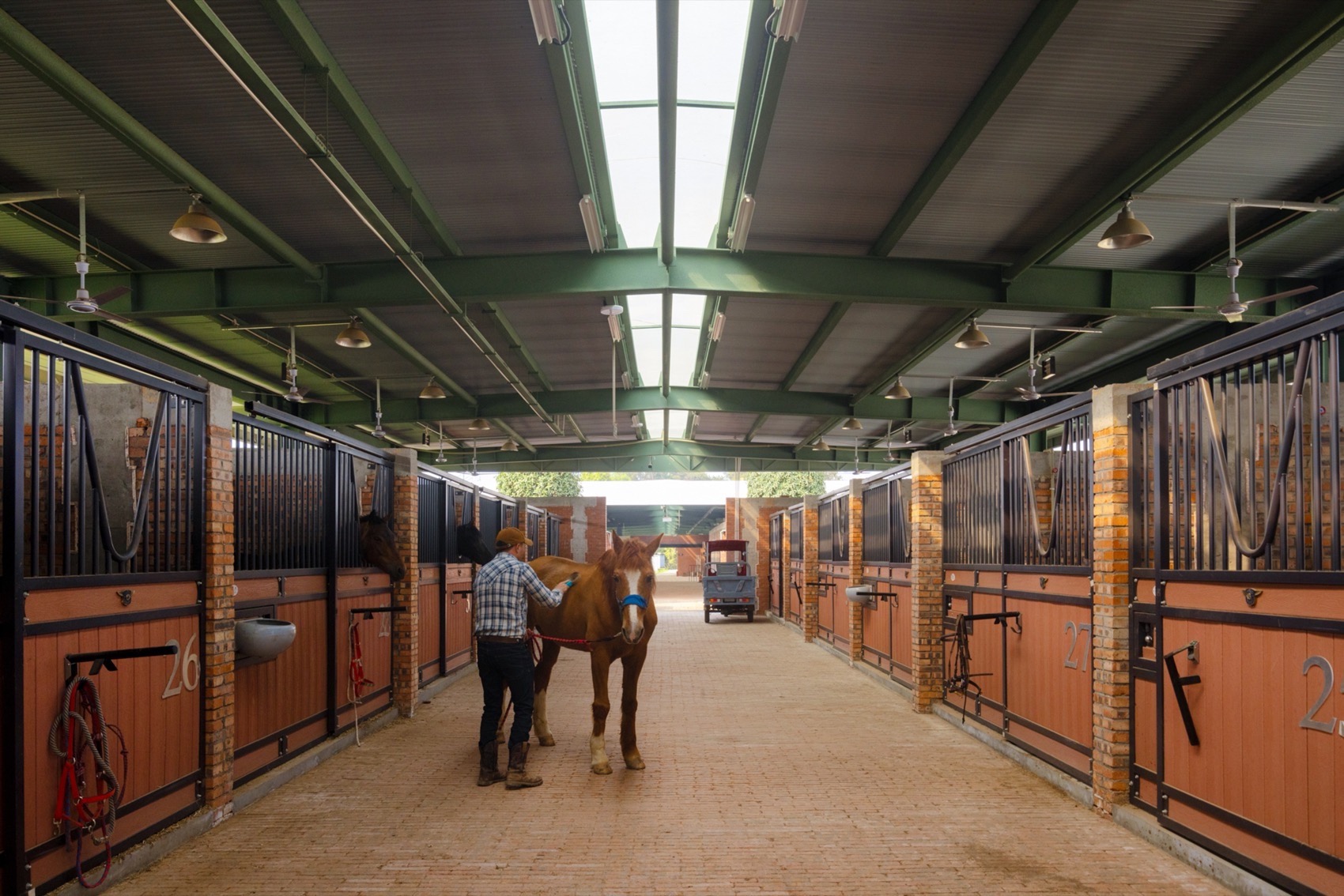 High-end equestrian and integrated agricultural architecture