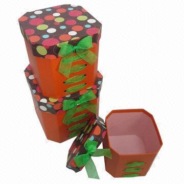 Paper Gift Boxes, Made of Cardboard, Printed Paper and Ribbon