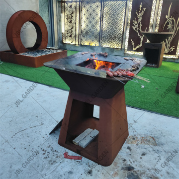 Dekoraktive Rosty Corten BBQ Grill im Freien