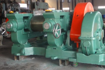 Rubber Cracker Mill / Rubber Crusher / Tire Recycling Machine