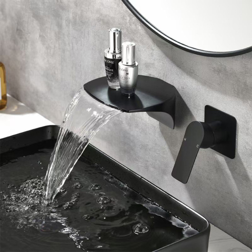 Grifo de lavabo con caño de cascada negro mate en la pared