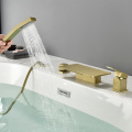 NOVO Design Hot Sale Hot Bath Tub Torneira