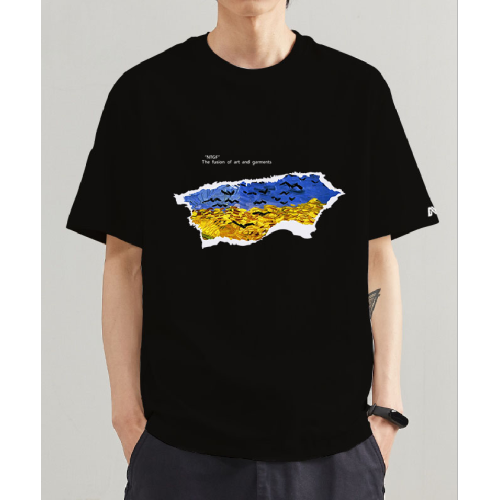 Black men's T-shirt with pattern