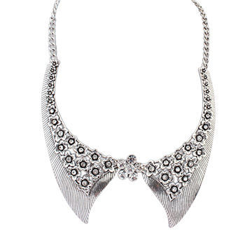 Metal necklace, silver and gold color is available, exaggerate style