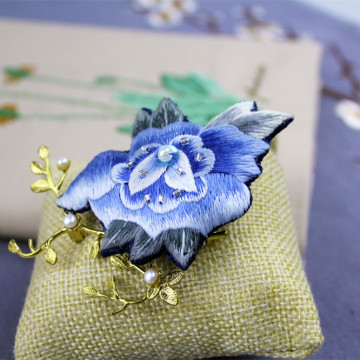 Chinese traditional embroidery brooch