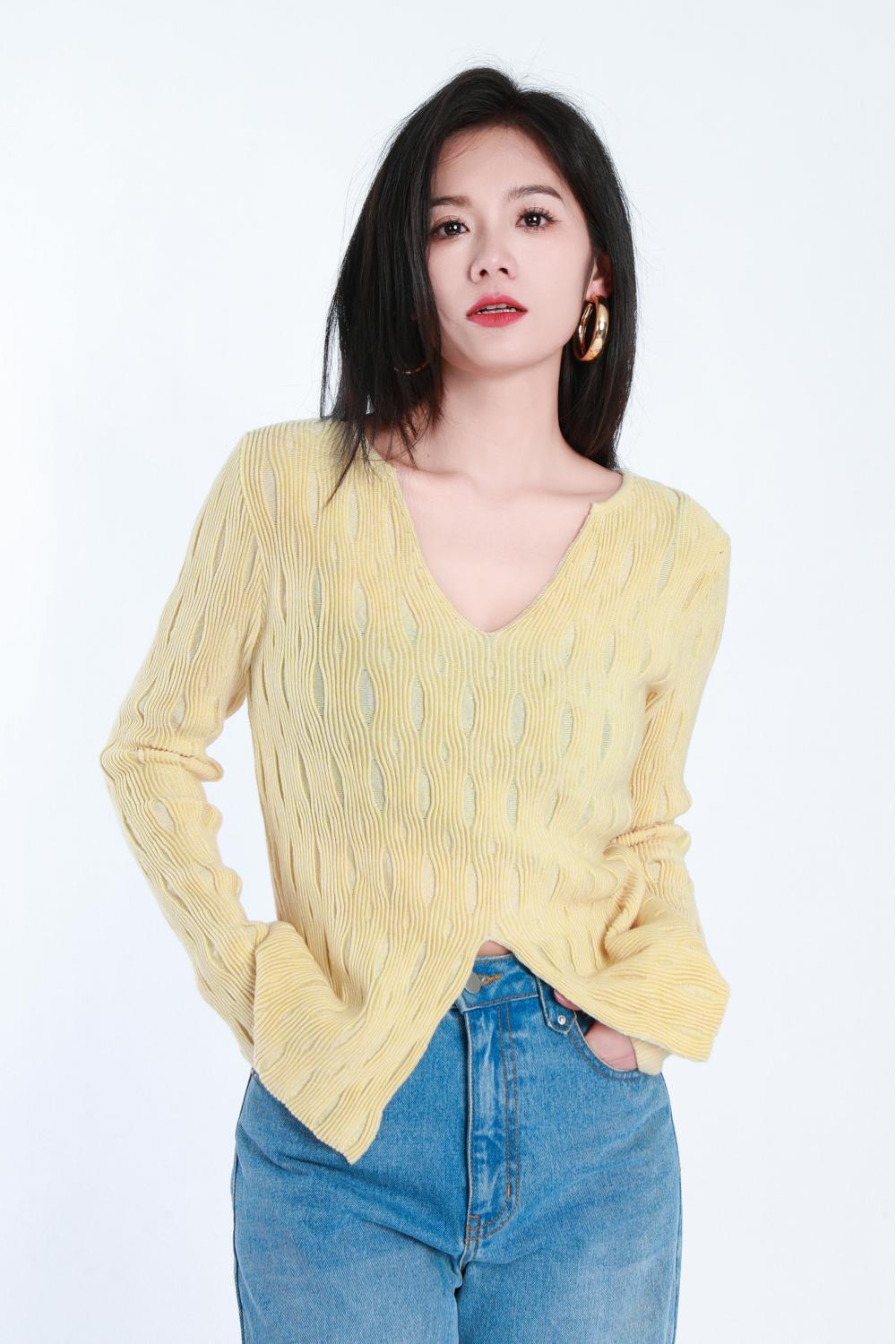 Leisure V-neck Long Sleeved Woolen Tops