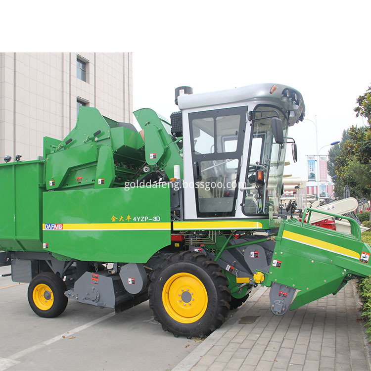 3 Rows Maize Harvester 01