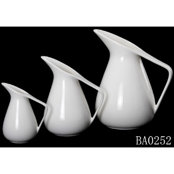 White Porcelain ,Eco-friendly Milk Pot